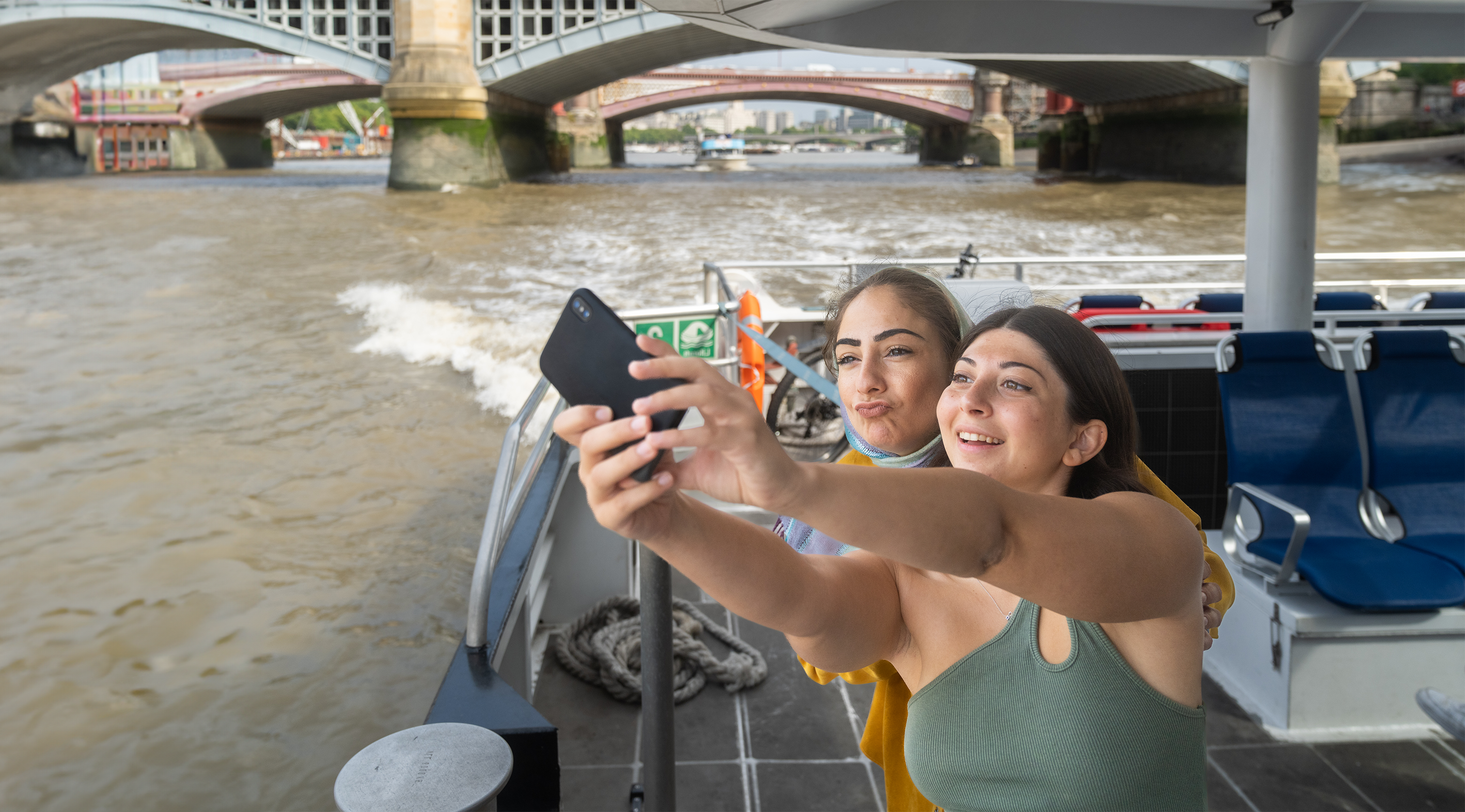 Selfie Girls Extended