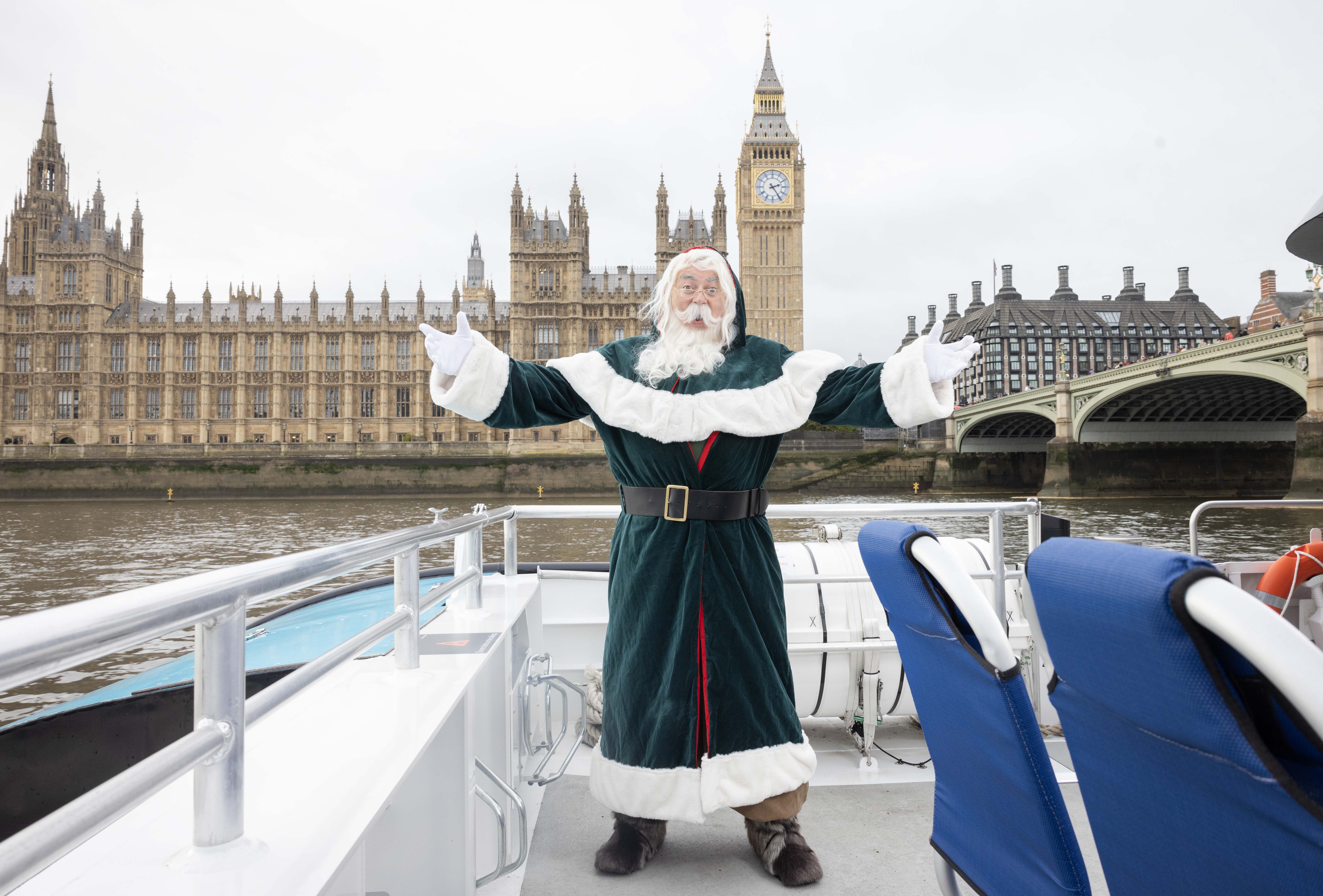 Uberboatsantashootedit 14