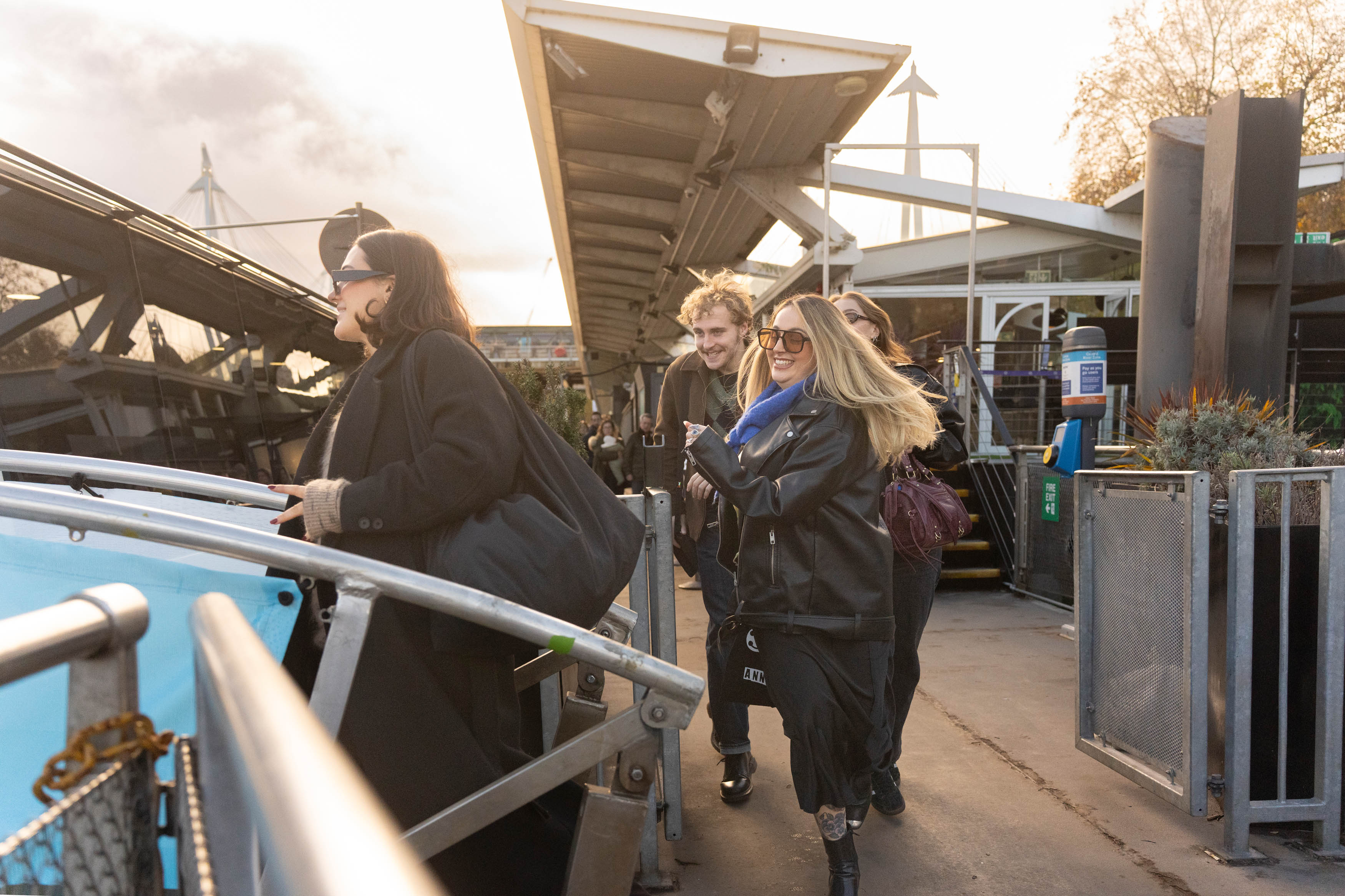 2025 12 02 1250 Mickey LF Lee MX19043 Midres